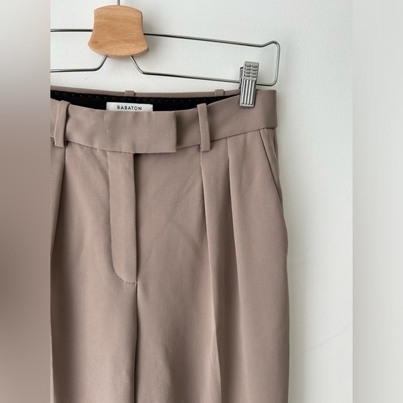 Aritzia Babaton pleated pants rich mocha brown size 2 - Picture 5 of 9
